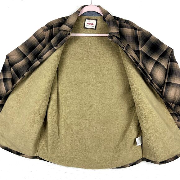 Wrangler Flannel Shirt Jacket Mens SZ S Brown Tan Plaid Fleece Lined Relaxed Fit - Picture 8 of 11